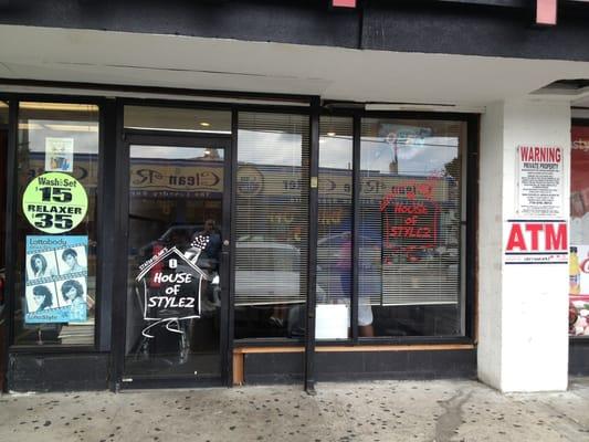 Storefront of Staten Island's House of Stylez.