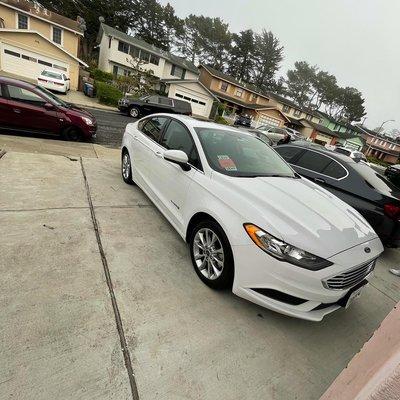 Ford Fusion deluxe detail