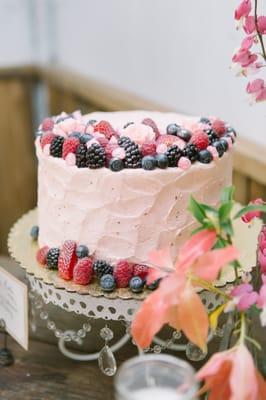 This cake looks wise was one of my favorites, but I wish they had made raspberry flavor a lot stronger, it was almost absent.