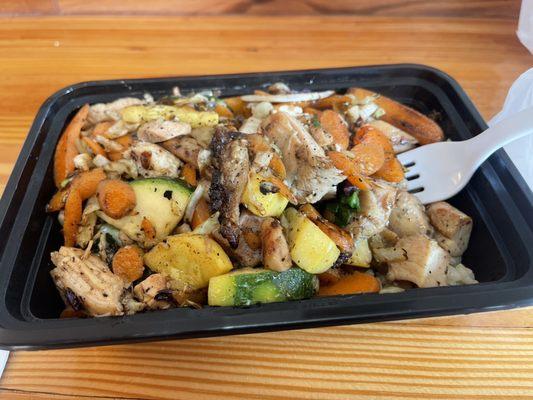 Chicken bowl with veggies