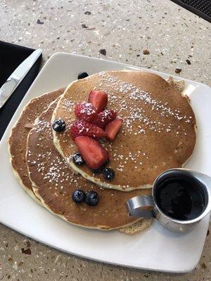 Brunch pancakes with berries