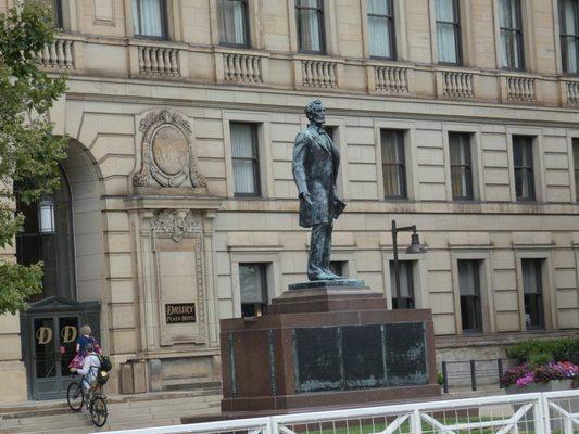 Abraham Lincoln Monument