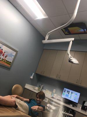 Televisions on the ceiling (kids love this). Extremely kind staff. New and state-of-the-art equipment.