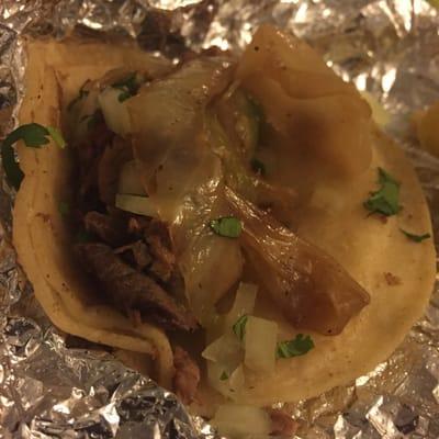 Tacos with grilled onion