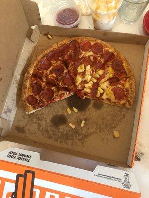 Got my pineapple pizza back like this.. except ofc we ate some since my phone needed to charge before making a review