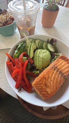 Salmon Bowl, vanilla coffee, Acai bowl.