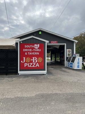 South 60 Drive Thru & Tavern