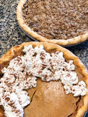 Pumpkin pie and apple crumble pie