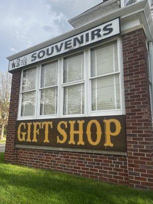 Mr Lincoln's Souvenirs & Gifts