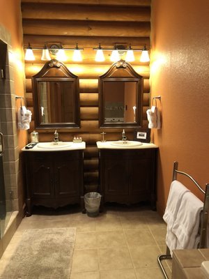 Honeymoon suite bathroom