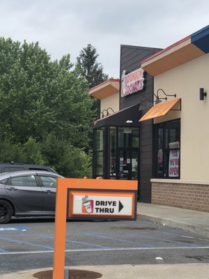 Front of DD and drive thru sign