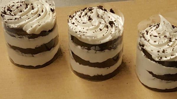 Cookies & creme chocolate cake