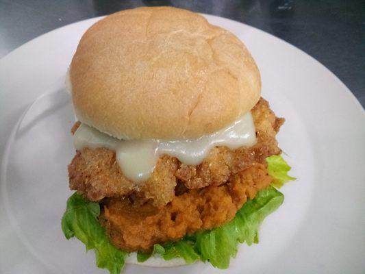 Bourbon Yam Mash
Fried Chicken
Gravy Sauce
Carrots