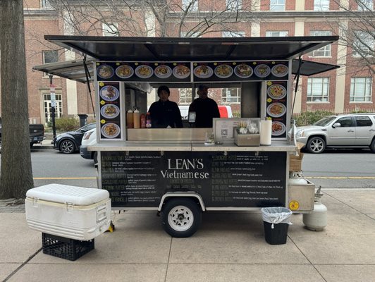 Lean's Vietnamese Food Cart