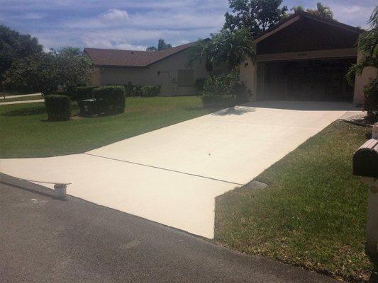 Driveway, Pressure wash and Paint/seal