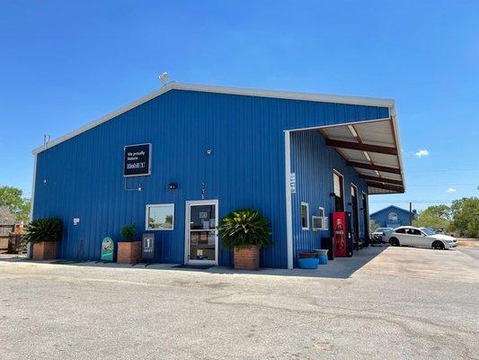 Jansky's Service Center in Poth, Texas