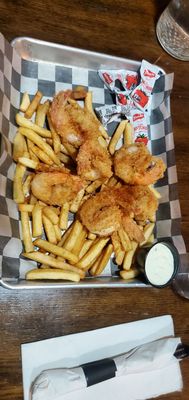 Large fried shrimp plate.