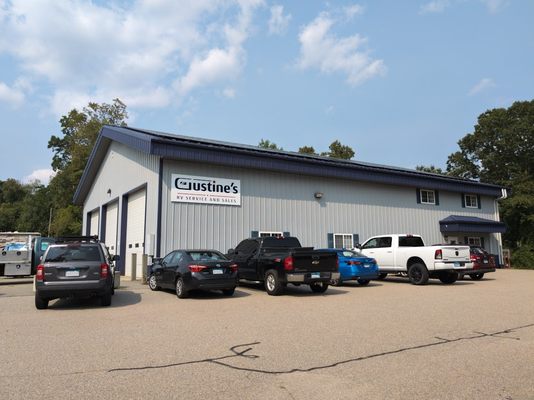 Gustine's Service Center