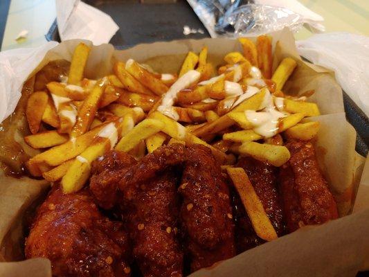 Breaded 5pc Wings w/Sum Nasty sauce & Loaded Fries