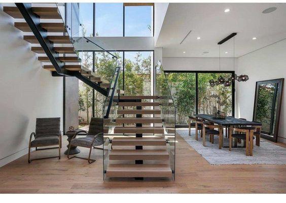 Glass Stair Panels. Floating Steps.