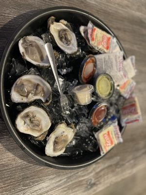 1/2 Dozen Raw Oysters