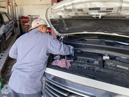 Bong is working on my car