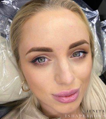 Beautiful powder brows for an Instagram ready look! by Jeneta