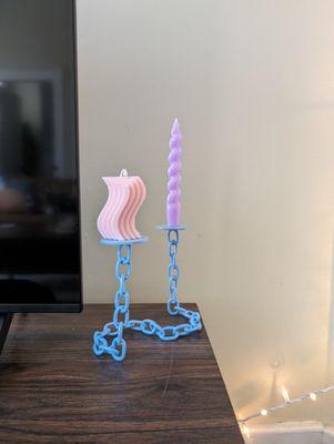 Swervin candlestick holder