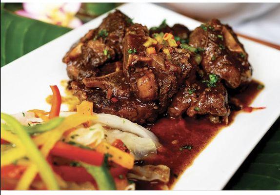 Caribbean oxtails