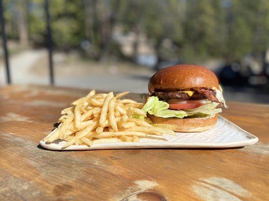 Best bacon burger I had in a very long time! And yes portions are huge!!!