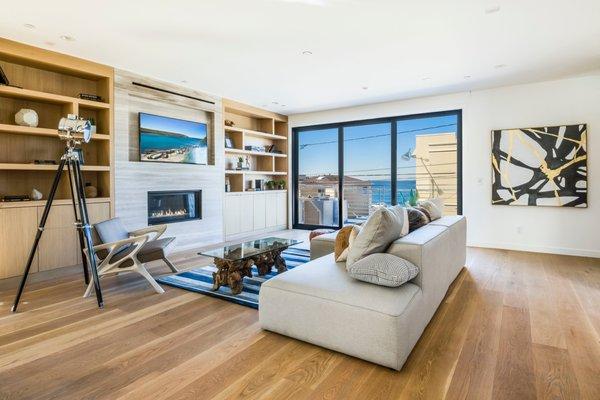 Single Family Home in Redondo Beach, living room with ocean view