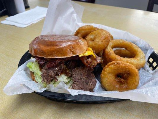 Bacon cheeseburger and onion rings