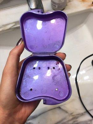 A dirty retainer case