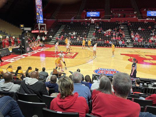 Rutgers woman's basketball beating LaSalle