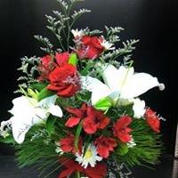 Roses, lilies, & snowflake poms