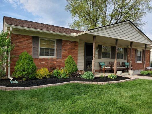 Retaning wall with mulch