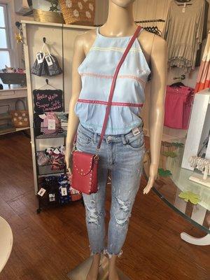 Judy Blue Splash capris look so cute with this tank top!