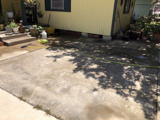 Get rid of years  of dirt,algae and tire marks on drive way.