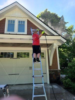 Pressure washing 5700 sqft cottage