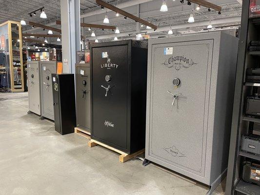 Nice selection of safes!