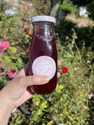 Honey Hibiscus Berry made with organic berries and hibiscus flowers