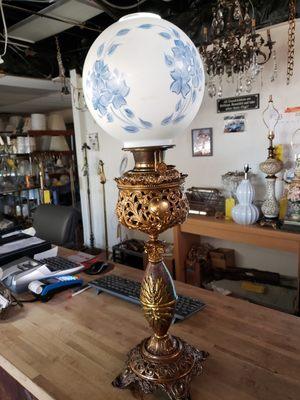 Beautiful antique brass oil lamp.