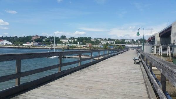 The other end of the Thomas Knight Park walkway.