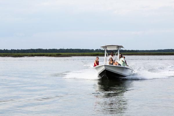 Oyster Cove Boatworks and Yacht Brokerage