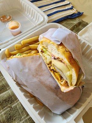 Sandwich de pollo (Grilled chicken sandwich)