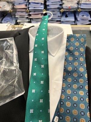 I needed a green tie! Perfect choice.