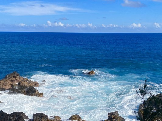 View of Kehena beach! Very blue water and cool lava rocks