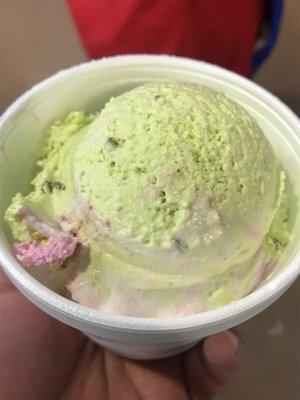 Pistachio ice cream, gansito flavor underneath