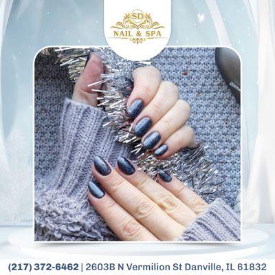 Step into the spotlight with nails that shimmer and shine. Unleash your inner diva and let your fingertips steal the show!