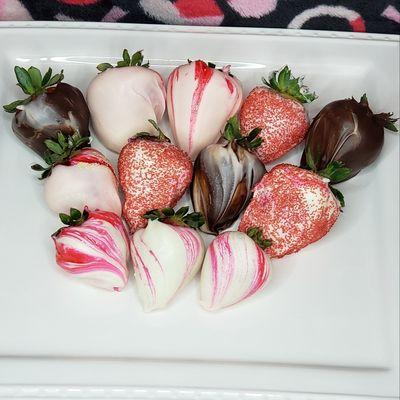 Chocolate covered strawberries,  custom colors